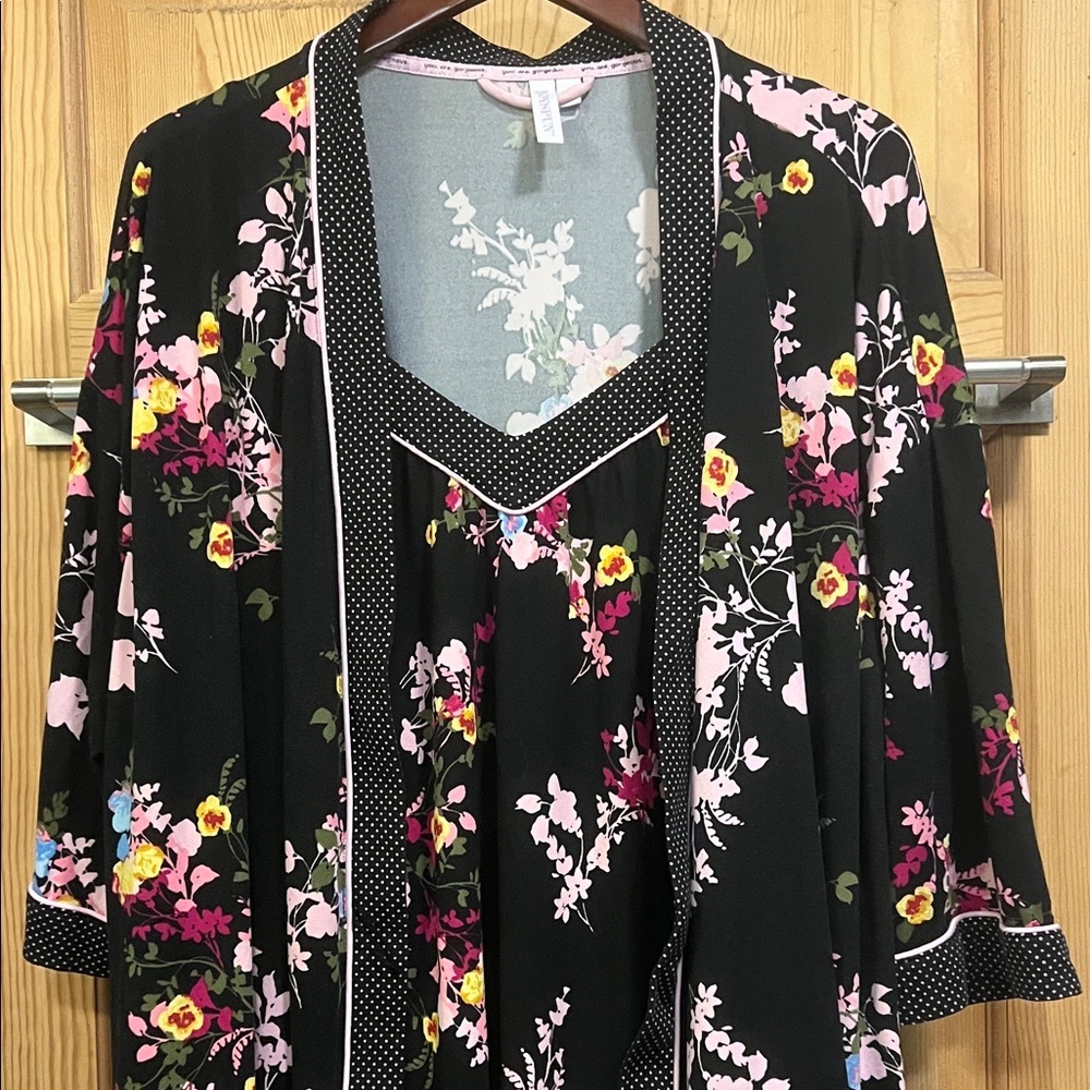 Floral Kimono Robe and Nightie with Pink and Yellow Floral Accents Joyspun Sz L